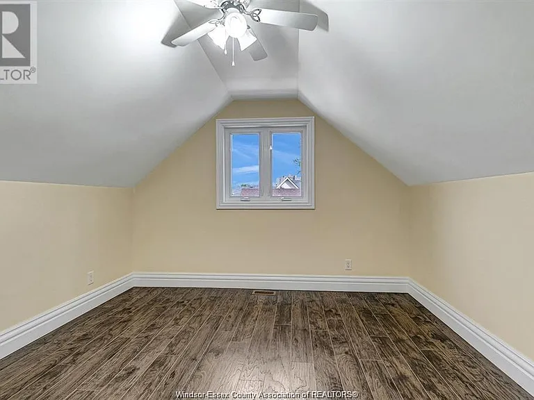 493 Wellington Ave #UPPER — Photo 22