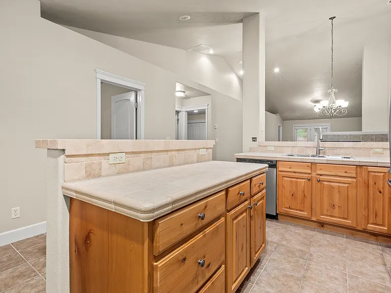 2581 S Gatewood Ln — Photo 11