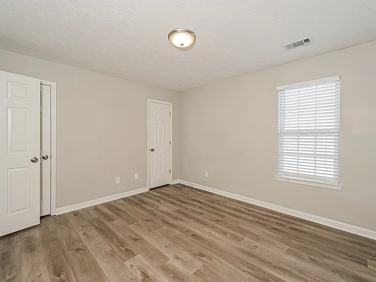 444 Village Bluff Dr — Photo 14