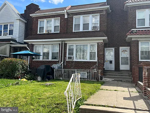 1422 Fanshawe St Photo 1