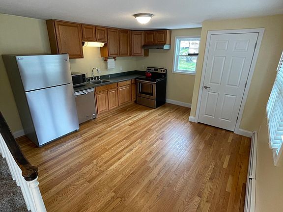 2nd image of 49 Pleasant St