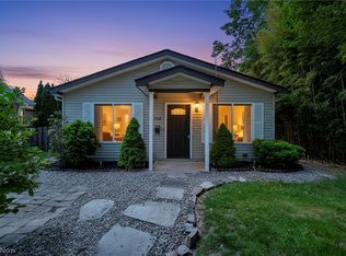 350 Kenilworth Rd, Bay Village, OH 44140