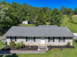 9307 Cameron Rd, Mascot, TN 37806