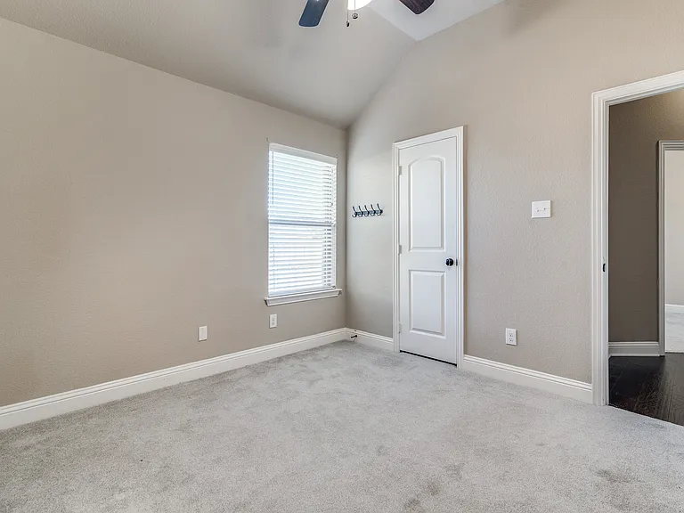 1631 Veneto Dr — Photo 16