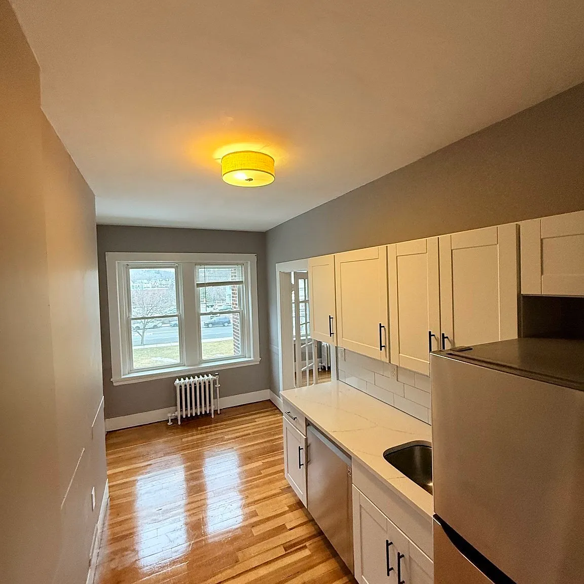 2 bed, 1100 sqft, $2,700 — Photo 2