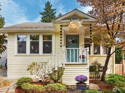 5722 25th Avenue NE, Seattle, WA, 98105