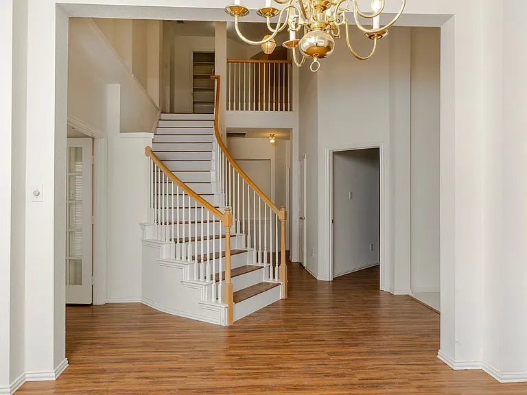3103 Kingsbury Dr — Photo 9
