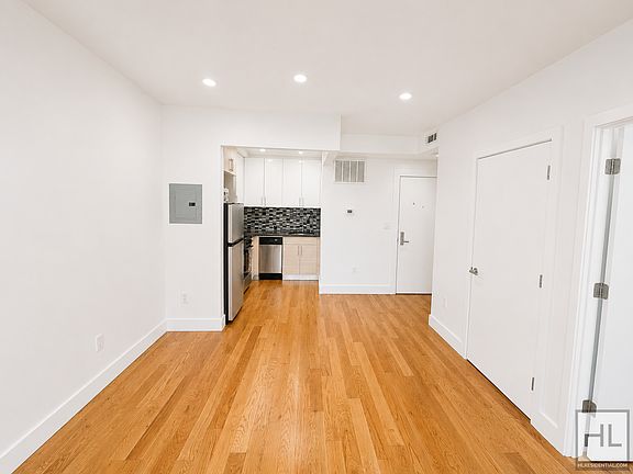 4th image of 105 Troutman St APT 2B