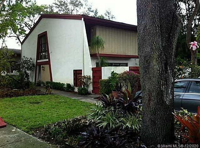 1st image of 2999 Lakewood Ln #333