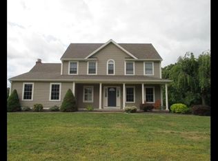 20 Richardson Dr, Hebron, CT 06248