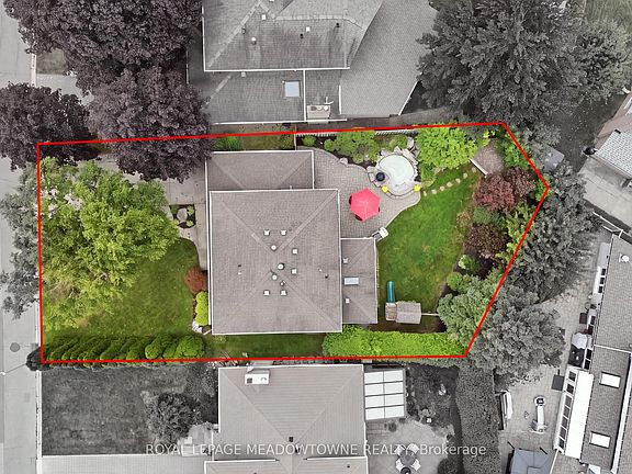 4th image of 12 Cheltenham Ct