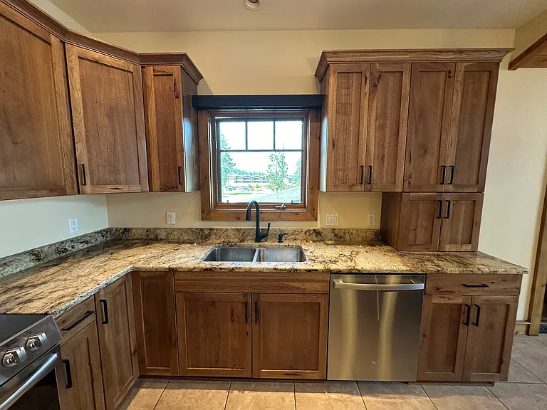 150 Adams St #15 — Photo 8