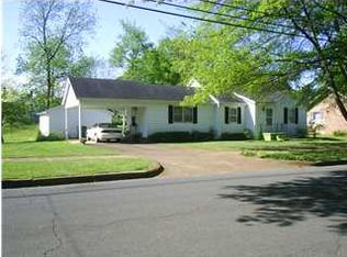 602 E 2nd St, Tuscumbia, AL 35674
