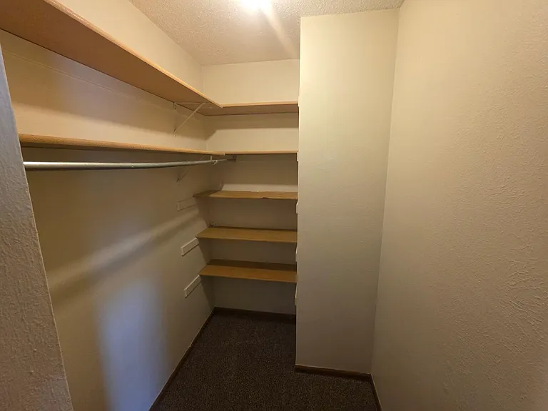 1009 Valley Side Dr — Photo 14