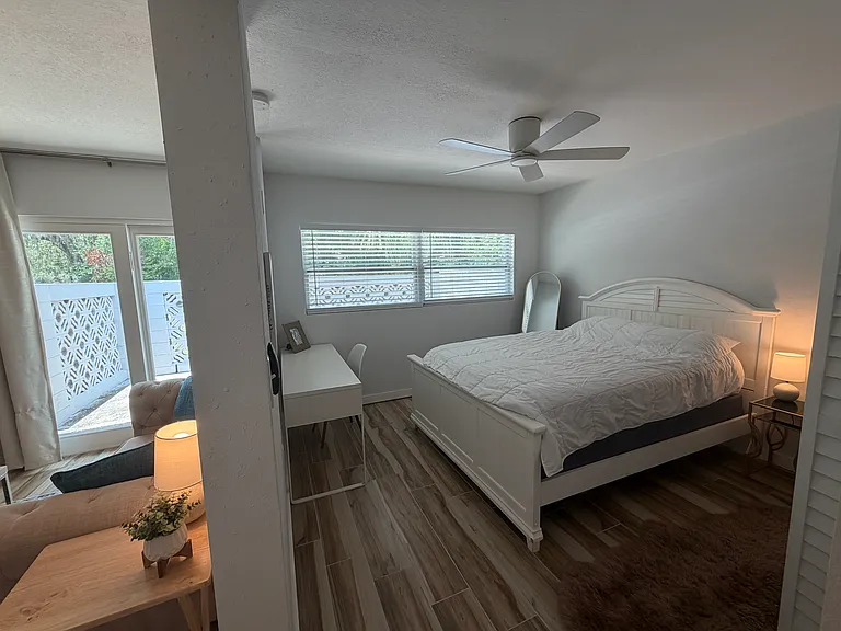 117 SE 8th St #117 — Photo 2