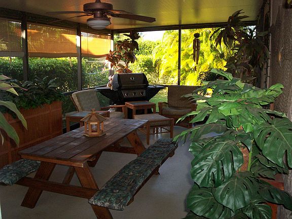 enjoy bbq's in private patio