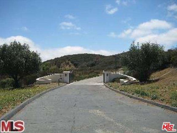 4th image of 33153 Mulholland Hwy