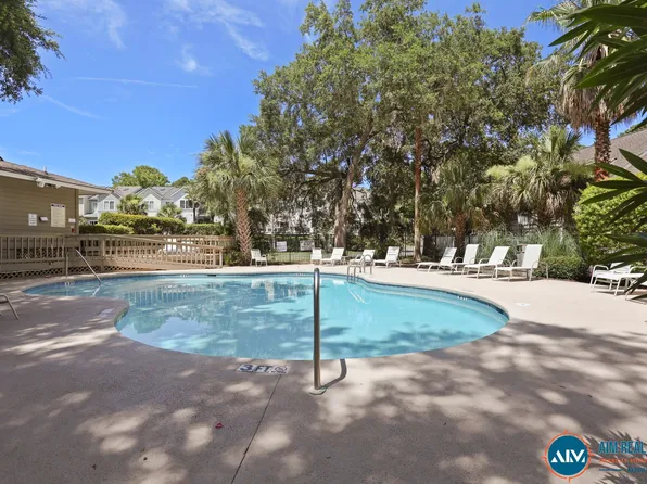 50 Yacht Cove Dr APT 329, Hilton Head Island, SC 29928