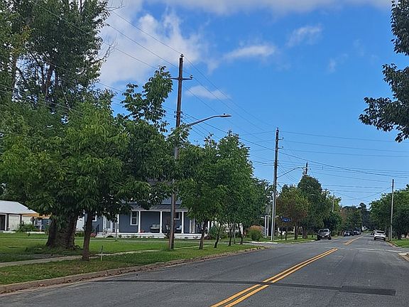 4th image of 409 Jefferson Ave
