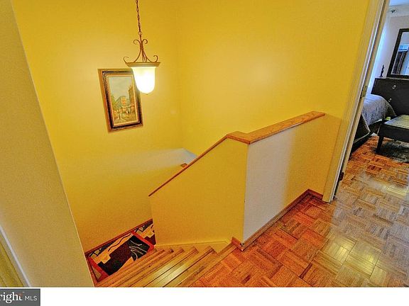 5th image of 1262 Hemlock Dr