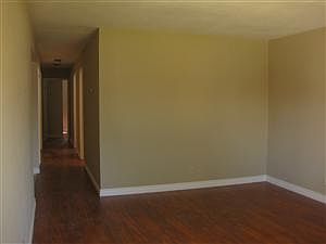 3rd image of 1542 Higate Dr