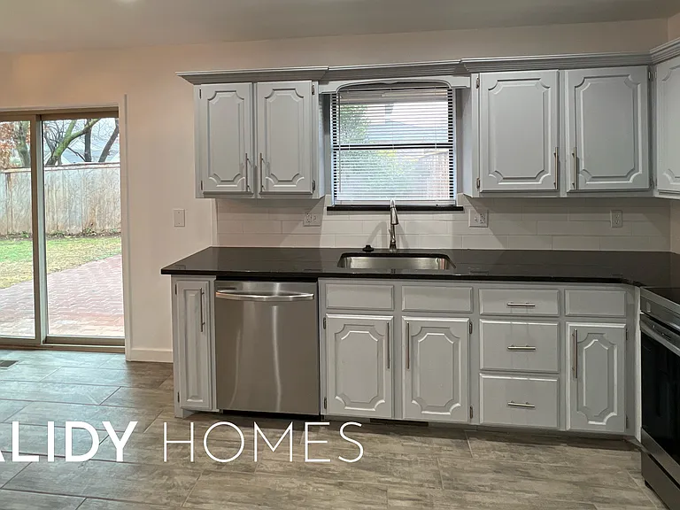 12510 Maple Ridge Rd — Photo 17