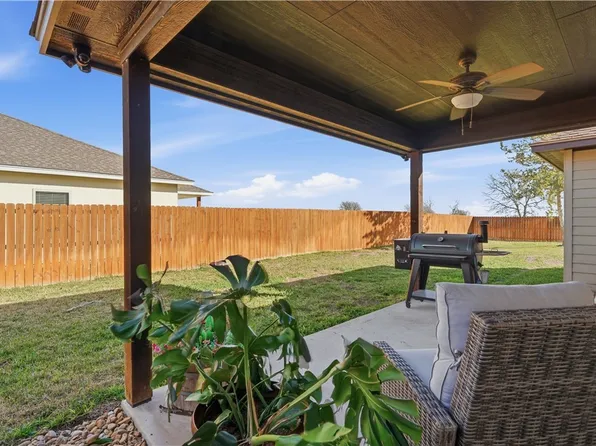 230 Navarro Xing #6-B, Seguin, TX 78155