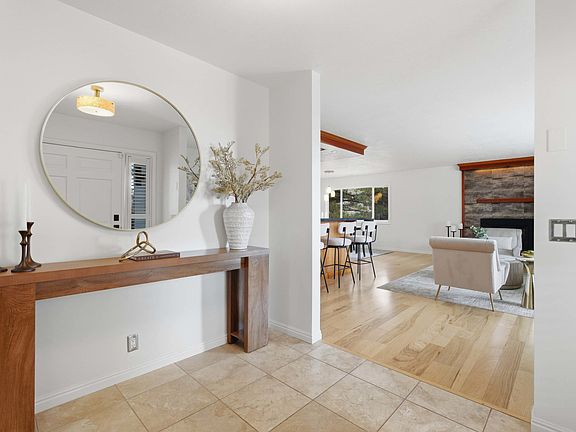 4th image of 920 N Little Valley Rd