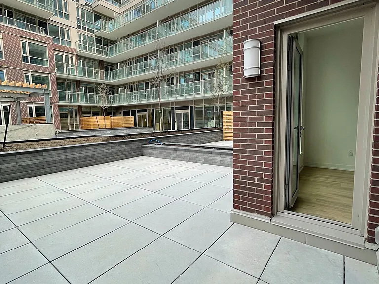 150 Logan Ave #113 — Photo 17