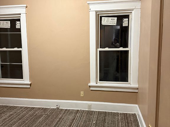 4th image of 2424 N 40th St