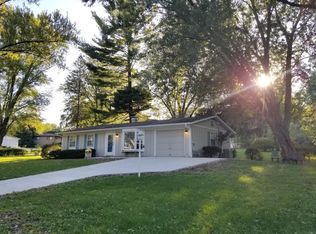 96 South St, Cary, IL 60013