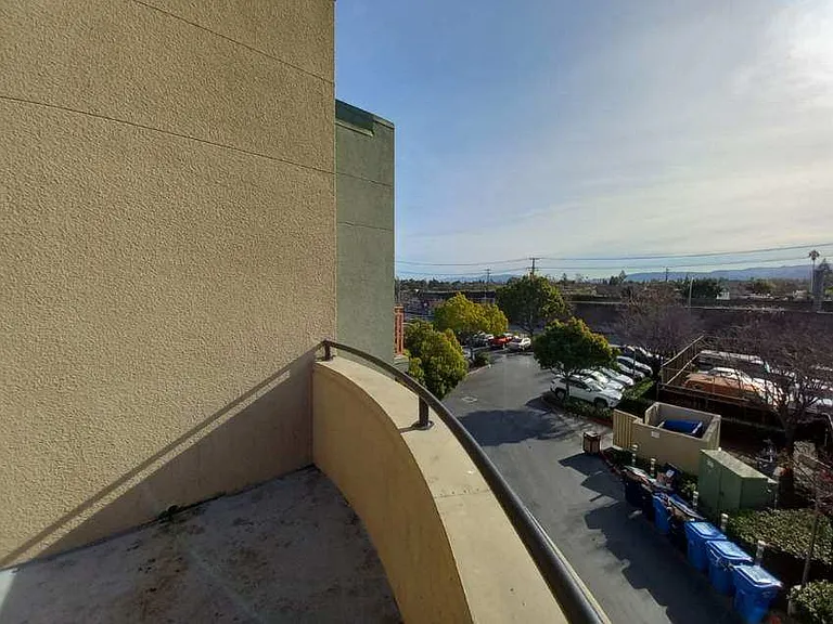 Borregas Court Apartments — Photo 25