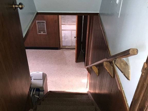 4th image of 1105 S Sarasota Dr