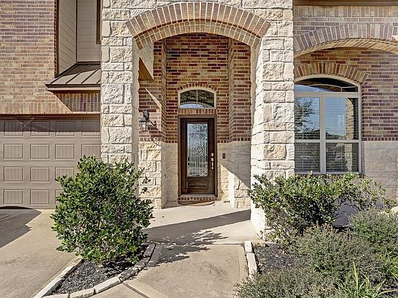 Gorgeous front elevation with a front porch!