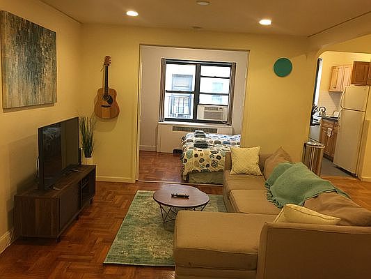 3rd image of 205 W 15th St APT 4D