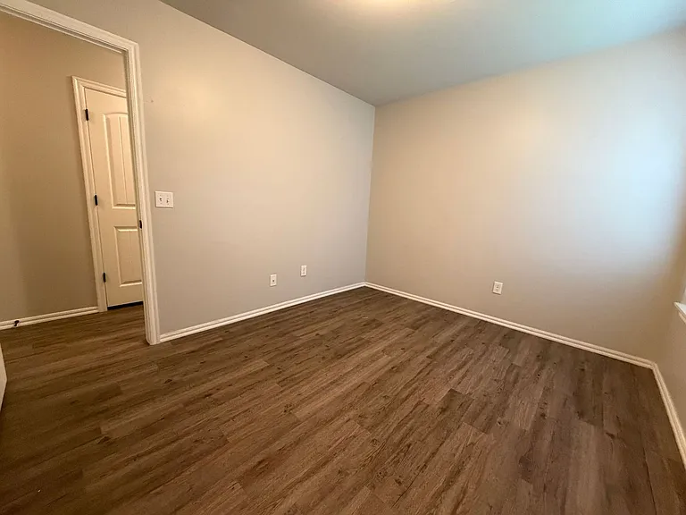 404 Chalk Hill Ct — Photo 26