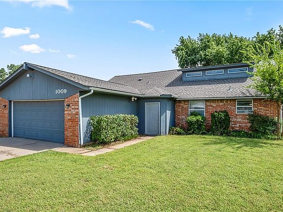 2nd image of 1009 Cherrywood Ln