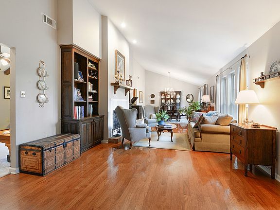5th image of 5623 Summer Lake Dr