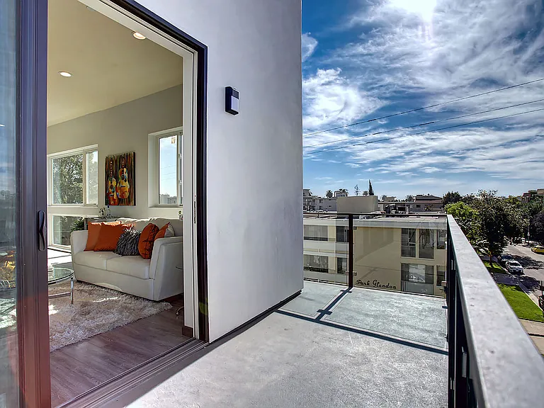 10815 Missouri Ave — Photo 6