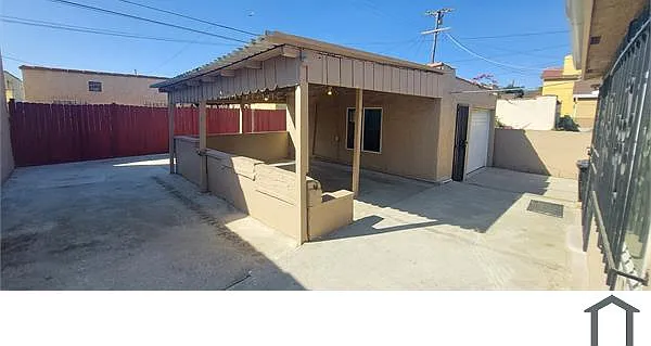 8937 S Harvard Blvd — Photo 4