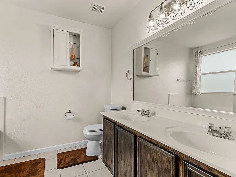 2500 Waterfall Dr — Photo 14