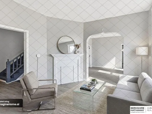 2207 N 16th St, Omaha, NE 68110