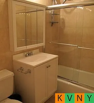 Rented by KVNY Soho | media 13