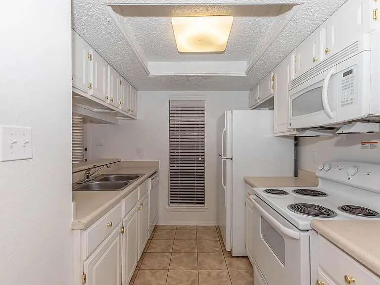 Winding Creek Apartments — Photo 50