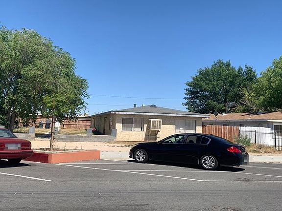 3rd image of 2524 Diamond St
