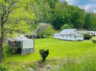 17 Buds Br, Prestonsburg, KY 41653