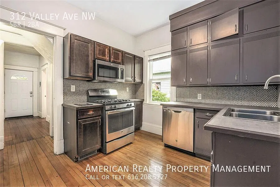 5 bed, 1572 sqft, $2,800 — Photo 4