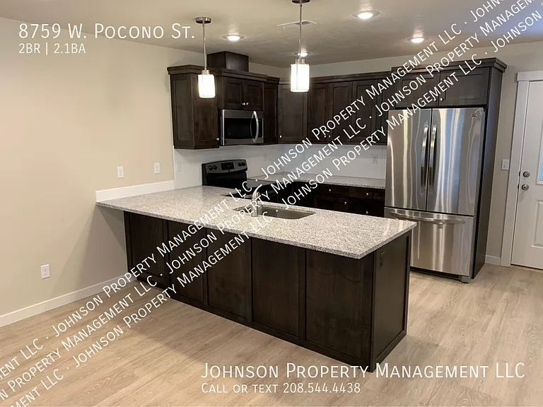 8759 W Pocono Ln — Photo 4
