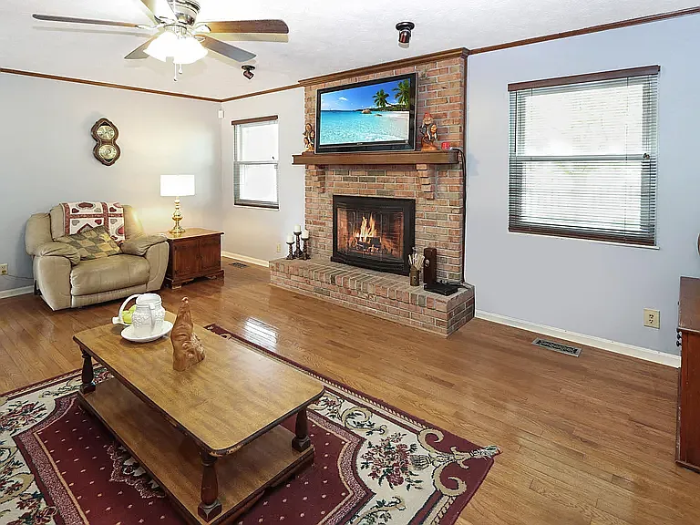 10267 Cedarwood Dr — Photo 4