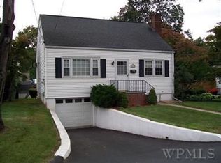 28 McKinley Ave, Valhalla, NY 10595